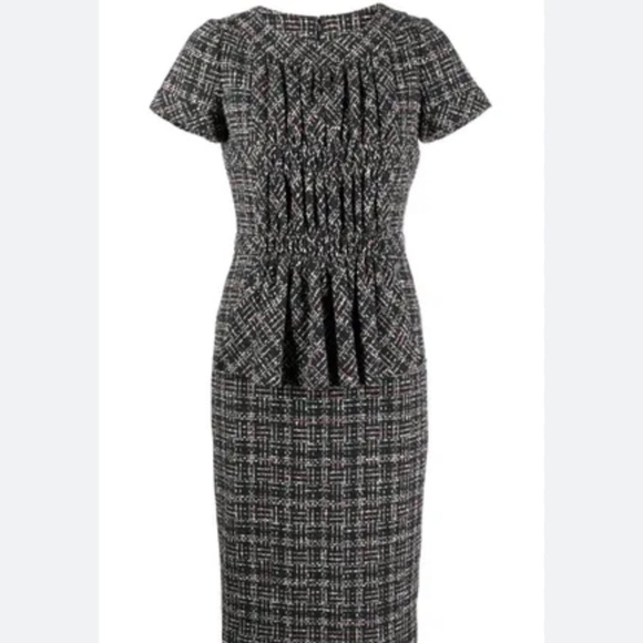 Like new chanel tweed  dress - Picture 12 of 12